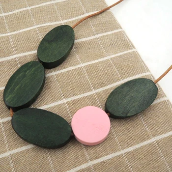 Tmavo zelené, ružové oválne, okrúhle korálky náhrdelník, drevené korálky vyhlásenie prívesok farebný blok jednoduché každodenné minimalistický NW066