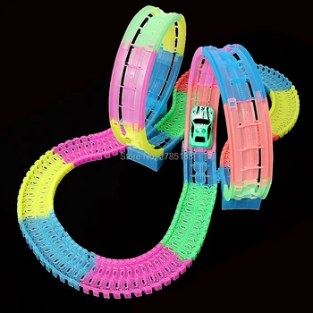 Flexibilná montáž skladby systém 360 kúsok slučky akcie svetlé Farebné Svetielka v Tme Svietiť race track s pulz osvetlenia Vozidla