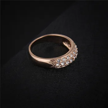 Klasické kúzlo Rose Gold Color Kamienkami Zdobené Prst Krúžky Jednoduché Svadobné Prstene pre ženy Zapojenie bague18KR007