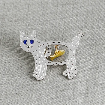 Holllow mačka kolíky mačky, ryby, brošne Hojdacia ryby mačka odznak Tlačidlo zlato strieborná farba modré oči brošňa Bunda pin darček pre dcéru