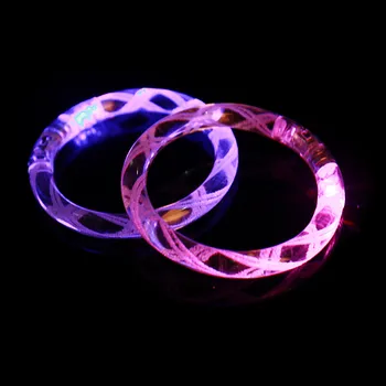 20 Ks/veľa Multicolor LED Blikajúce Náramok rozsvieti Akryl Náramok pre Strany, Bar Halloween,Chiristmas, Hot Dance Darček 2017 Nové